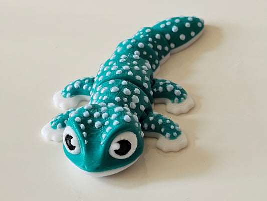 Gecko grass green silk blue spots