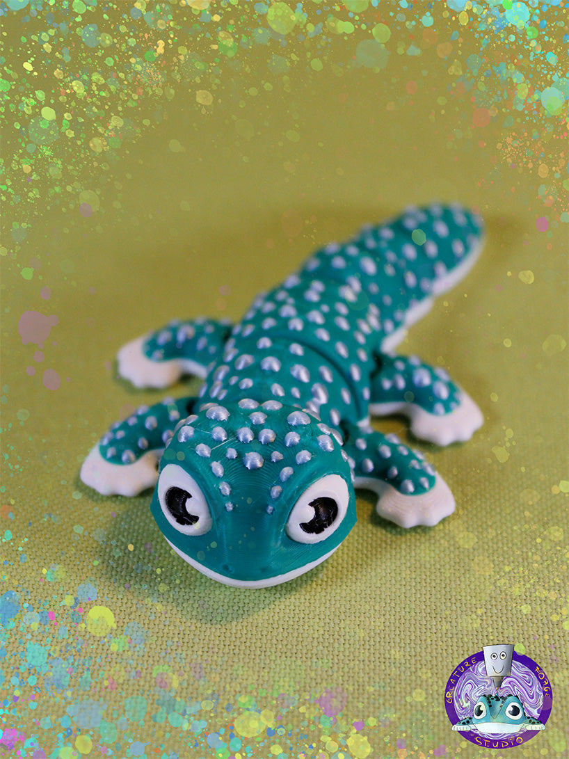 Gecko grass green silk blue spots